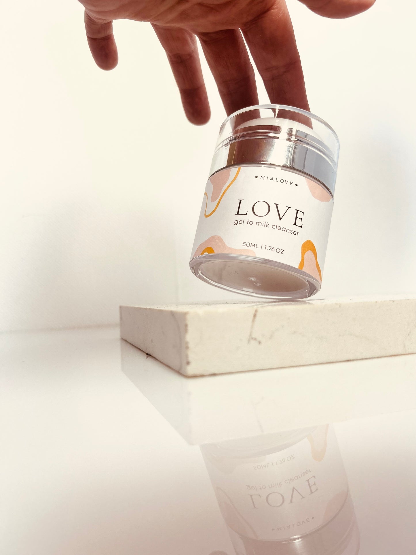 Love Gel to Milk Cleanser mialove